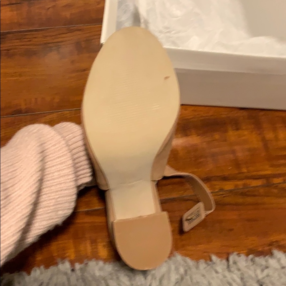 Sandals - Picture 3 of 4